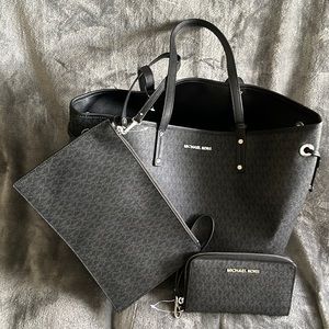New Michael Kors 3pc Tote, Clutch and wallet.